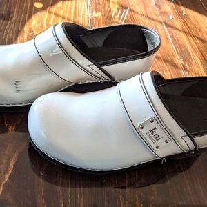 Sanita clog
